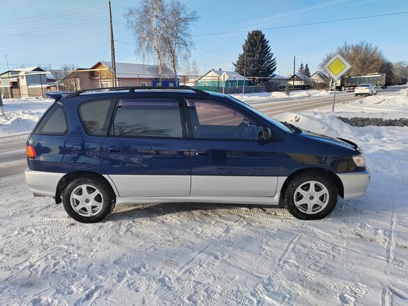 1996 Toyota Ipsum I (M10), синий, 757000 рублей - вид 5