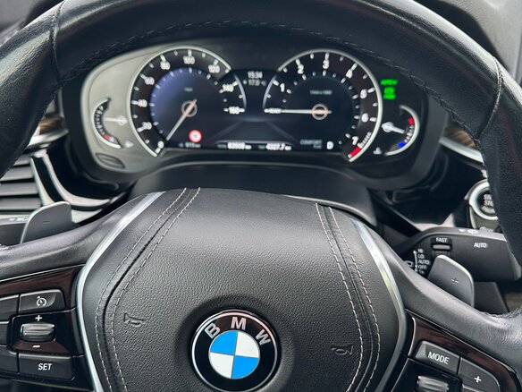 2017 BMW 5 серии 530i xDrive VII (G30/G31/G38), серебристый, 3150000 рублей - вид 9