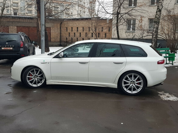 2008 Alfa Romeo 159, белый - вид 1