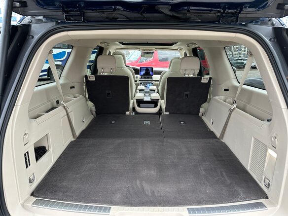 2019 Lincoln Navigator L IV, синий, 8000000 рублей - вид 14