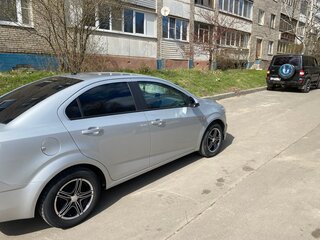 2015 Chevrolet Aveo II, серебристый, 700000 рублей, вид 5