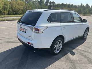 2012 Mitsubishi Outlander III, белый, 1550000 рублей, вид 4
