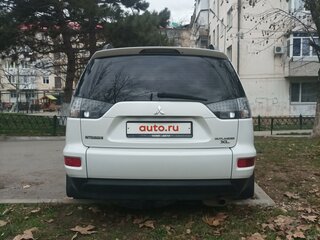 2011 Mitsubishi Outlander II Рестайлинг, белый, 999999 рублей, вид 5