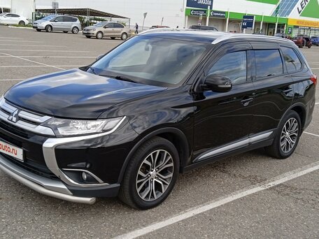 2016 Mitsubishi Outlander III Рестайлинг 2, чёрный, 2200000 рублей, вид 3