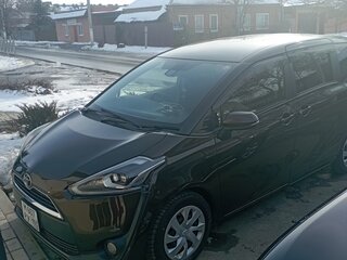 2016 Toyota Sienta II, коричневый, 1420000 рублей, вид 1