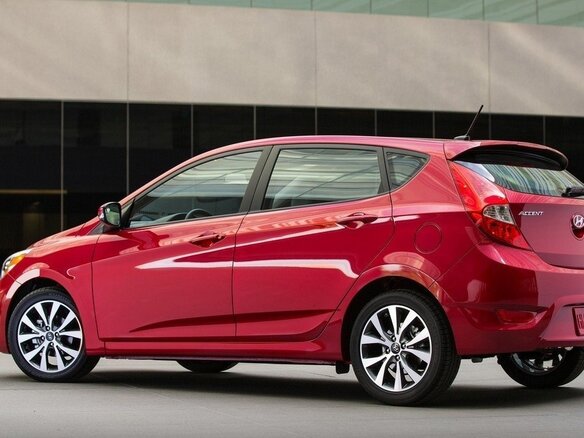 2012 Hyundai Solaris I, красный, 890000 рублей - вид 2