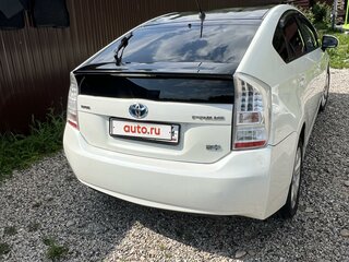 2010 Toyota Prius III (XW30), белый, 800000 рублей, вид 5