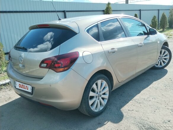 2012 Opel Astra J, бежевый, 580000 рублей - вид 2