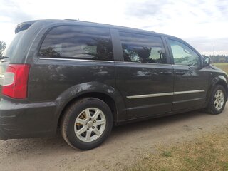 2011 Chrysler Town & Country V Рестайлинг, чёрный, 1460000 рублей, вид 4