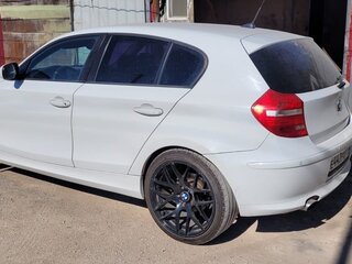 2011 BMW 1 серии 116i I (E81/E82/E87/E88) Рестайлинг, белый, 1650000 рублей, вид 2