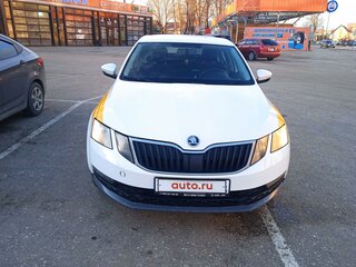 2020 Skoda Octavia III (A7) Рестайлинг, белый, 1200000 рублей, вид 2