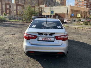 2011 Kia Rio 4-speed III, серебристый, 900000 рублей, вид 5