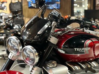 2023 Triumph Rocket 3, красный, 2990000 рублей, вид 3