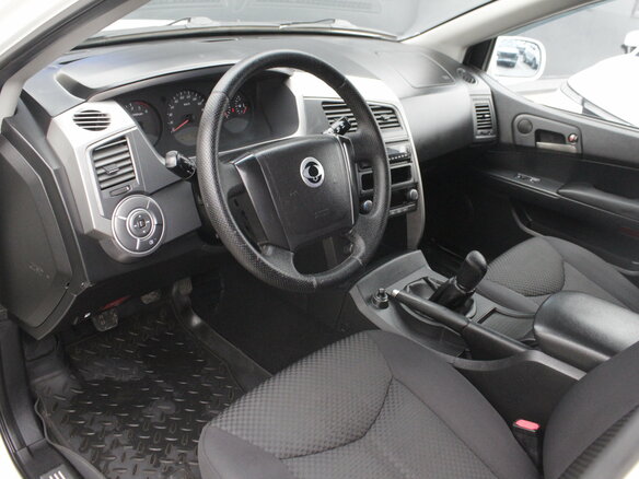 2011 SsangYong Kyron I Рестайлинг, белый, 980000 рублей - вид 5