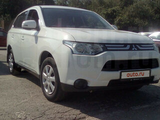 2013 Mitsubishi Outlander III, белый, 1400000 рублей, вид 1