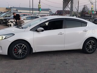 2017 Kia Cerato III Рестайлинг (Classic), белый, 1170000 рублей, вид 1