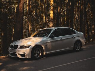 2009 BMW 3 серии 320i V (E90/E91/E92/E93) Рестайлинг, белый, 980000 рублей, вид 1