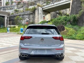 2023 Volkswagen Golf VIII, серый, 1884000 рублей, вид 4