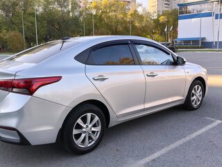 2018 Hyundai Solaris II, серебристый, 1500000 рублей, вид 4