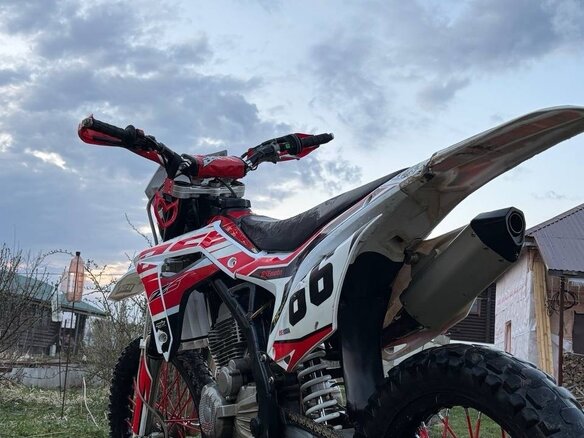 2021 BSE Z5, красный, 125000 рублей - вид 3