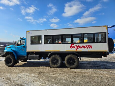 2018 Урал 3255, синий, 3600000 рублей, вид 2