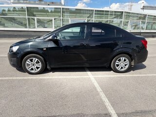 2014 Chevrolet Aveo II, чёрный, 525000 рублей, вид 2