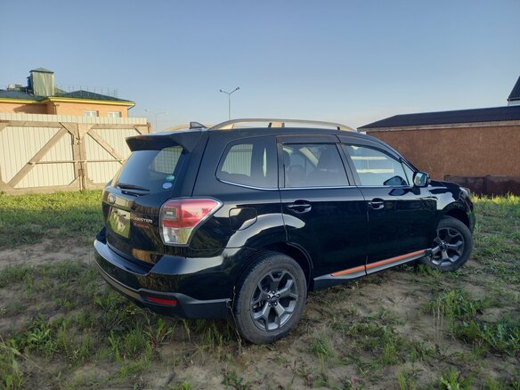2018 Subaru Forester IV Рестайлинг 2, чёрный, 2700000 рублей - вид 2