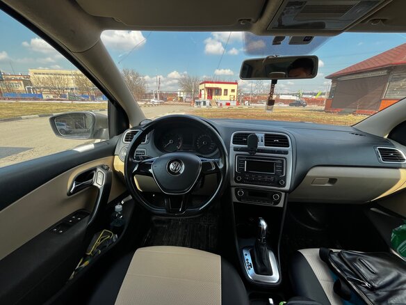 2015 Volkswagen Polo V Рестайлинг, бежевый, 1379000 рублей - вид 20