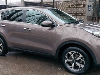 2019 Kia Sportage IV Рестайлинг, коричневый, 1900000 рублей, вид 2