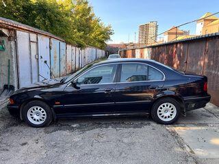 1998 BMW 5 серии 520i IV (E39), чёрный, 4500000 рублей, вид 2