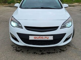 2013 Opel Astra J Рестайлинг, белый, 1070000 рублей, вид 1