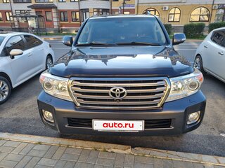 2015 Toyota Land Cruiser 200 Series Рестайлинг 1, серый, 5200000 рублей, вид 3