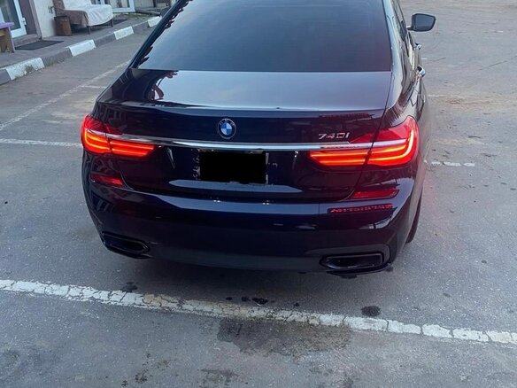 2018 BMW 7 серии Long 740Li xDrive VI (G11/G12), синий, 4500000 рублей - вид 3