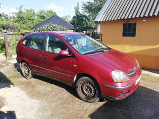 2001 Nissan Almera Tino I, пурпурный, 232500 рублей, вид 2