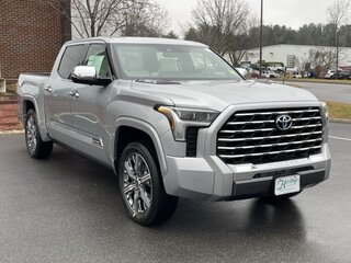 2024 Toyota Tundra CrewMax III, серебристый, 11189667 рублей, вид 1