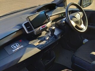 2012 Honda Freed I Рестайлинг, серый, 1400000 рублей, вид 4