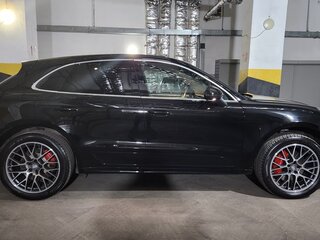 2016 Porsche Macan Turbo I, чёрный, 4800000 рублей, вид 3