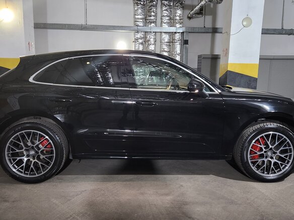 2016 Porsche Macan Turbo I, чёрный, 4800000 рублей - вид 2