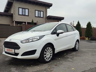 2015 Ford Fiesta Mk6 Рестайлинг, белый, 910000 рублей, вид 1