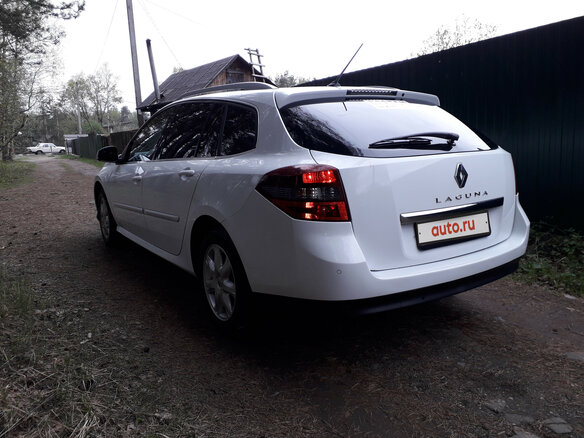 2010 Renault Laguna III, белый - вид 1