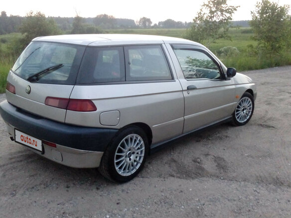1996 Alfa Romeo 145 I, бежевый