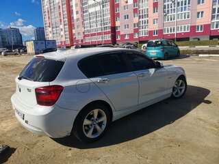 2012 BMW 1 серии 118i II (F20/F21), белый, 800000 рублей, вид 4