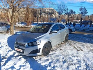 2013 Chevrolet Aveo II, серебристый, 495000 рублей, вид 3