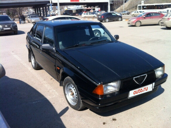 1991 Alfa Romeo 75 I Рестайлинг, чёрный
