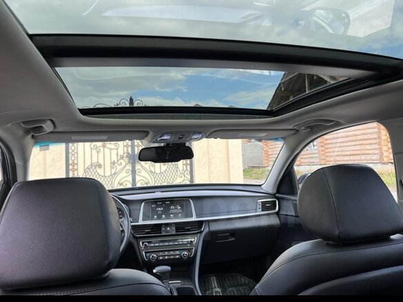 2019 Kia Optima IV Рестайлинг, синий, 1900000 рублей - вид 4