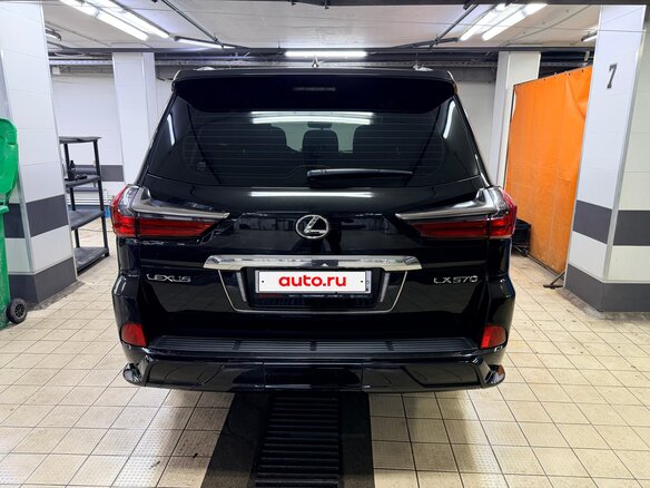 2020 Lexus LX 570 III Рестайлинг 2, чёрный, 10500000 рублей - вид 5