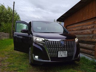 2018 Toyota Esquire I Рестайлинг, чёрный, 2500000 рублей, вид 2