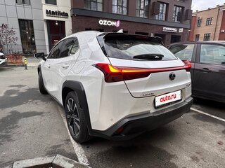 2021 Lexus UX 200 I, белый, 3900000 рублей, вид 3