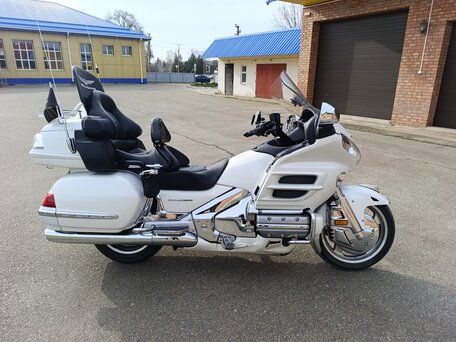 2010 Honda GL 1800 Gold Wing, белый, 1350000 рублей, вид 3