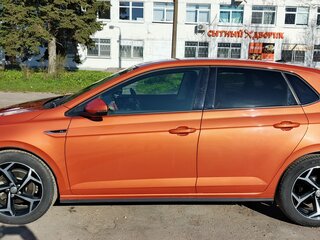 2019 Volkswagen Polo VI (EU Market), оранжевый, 1490000 рублей, вид 4